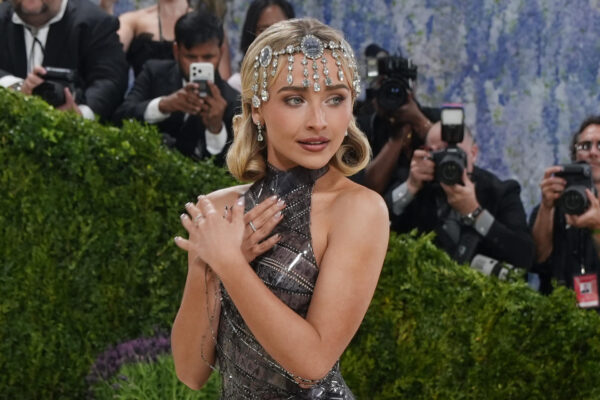 Sabrina Carpenter obtiene orden de alejamiento contra presunto acosador en Los Ángeles