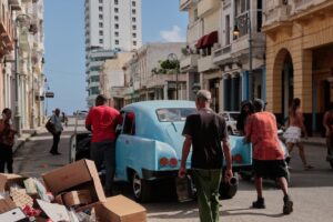 Parlamento cubano aprueba plan de emergencia con 176 medidas de apertura económica