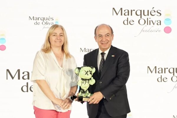Felipe Calderón recibe el Premio Internacional Marqués de Oliva en Madrid
