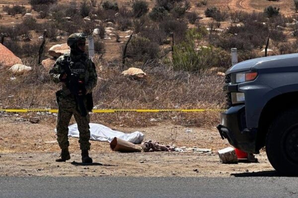 Confirman identidad de menor torturado y ejecutado en carretera de Tecate