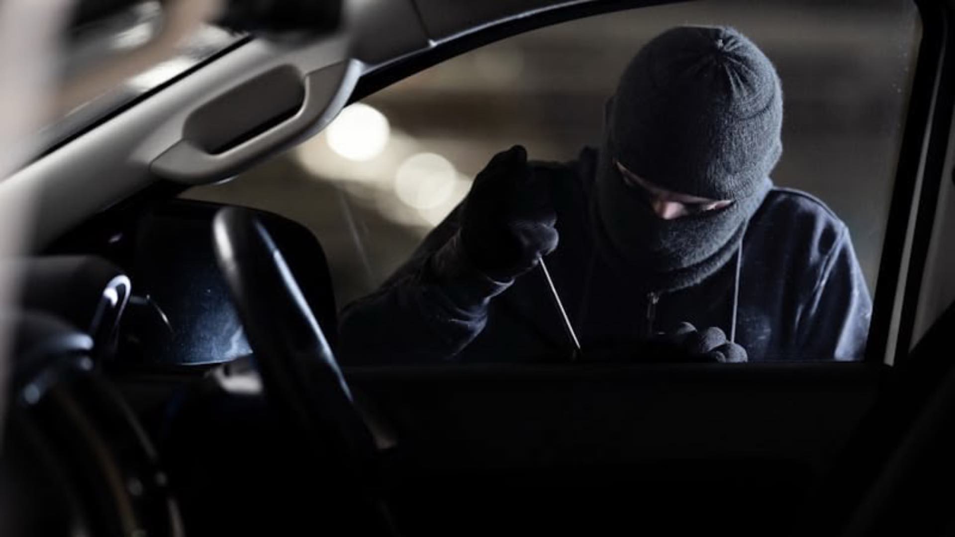 Acusan en Colorado a 11 personas de robar autos para cárteles en México