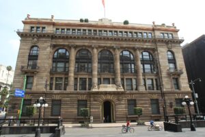 Banxico mantiene tasa de interés en 6.5% de forma unánime