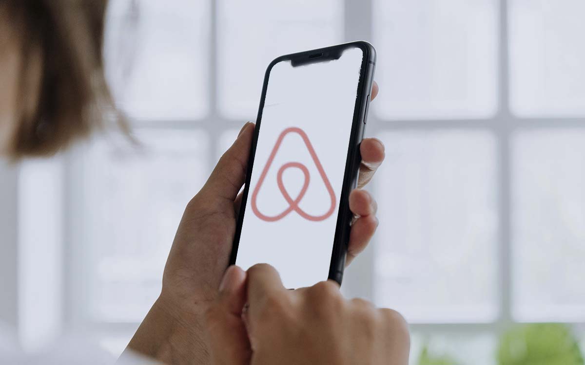 AMVT defiende modelo Airbnb: niega dominio de grandes operadores y destaca impacto económico