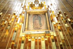 Monseñor Carlos Aguiar Retes encabeza misa dominical en la Basílica de Guadalupe