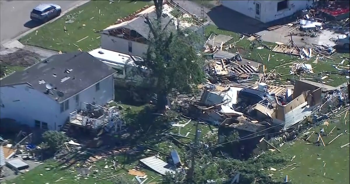 Tornados dejan dos muertos y récords de destrucción en el sur de Illinois