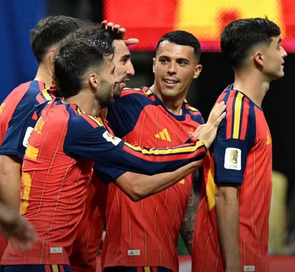 España golea 4-0 a Arabia Saudita y se apodera del liderato del Grupo H