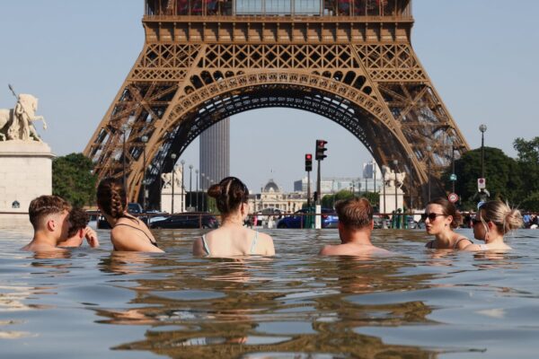 Francia registra su día más caluroso desde 1947 y suma 40 muertes por ahogamiento