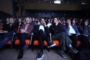 Amenábar anuncia la remasterización de ‘Tesis’ durante un coloquio en su antigua facultad