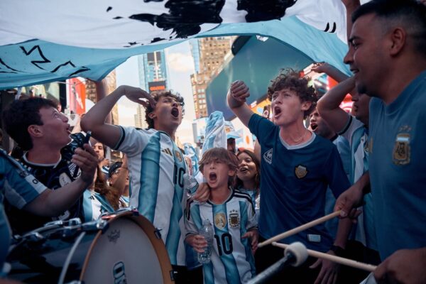 Debuts estelares en el Mundial: Messi, Mbappé y Haaland