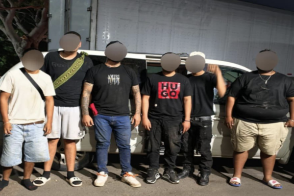 Localizan con vida a seis creadores de contenido y cinco choferes en Sinaloa