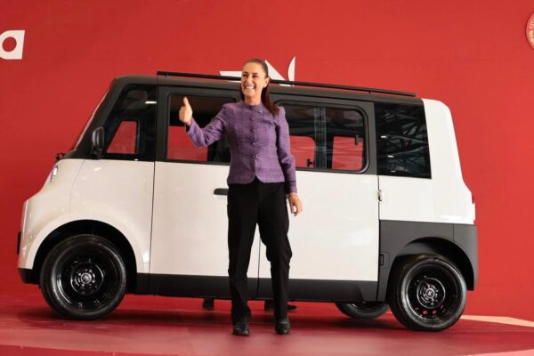 Claudia Sheinbaum presenta Olinia, el primer auto eléctrico 100% mexicano; Puebla se suma al proyecto estratégico