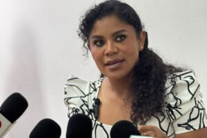 Montserrat Caballero niega nexos con crimen organizado y asegura haber sido víctima
