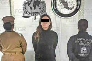 Suspenden audiencia inicial de Gilda Lozoya; jueza ordena su resguardo en la FGR