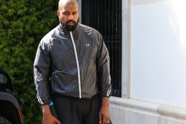 Kanye West celebra su cumpleaños 49 con fiesta de máscaras en Versalles