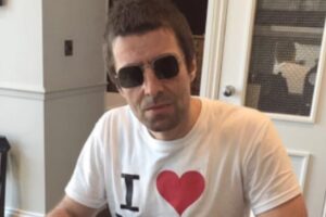 Liam Gallagher descarta riesgos en México y ajusta pronóstico a 3-0