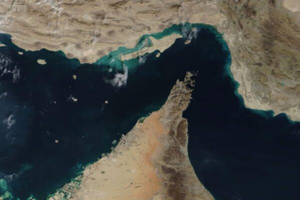EE.UU. lanza nueva ronda de bombardeos contra Irán tras ataque a carguero en Ormuz