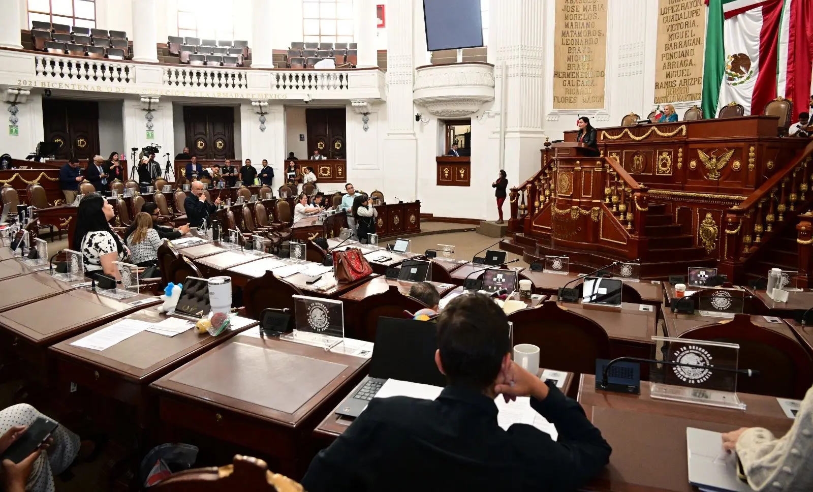 Proponen reformar Constitución de CDMX para homologarla con la federal; Brenda Quevedo sale bajo permiso humanitario