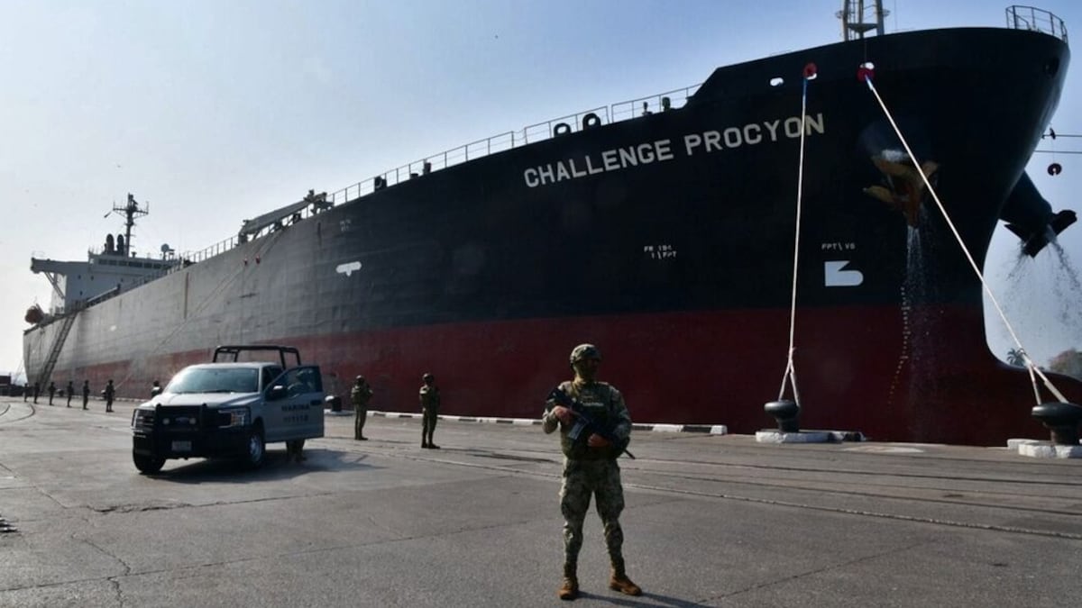 Red de contrabando de combustible tiene epicentro en aduanas de Tamaulipas