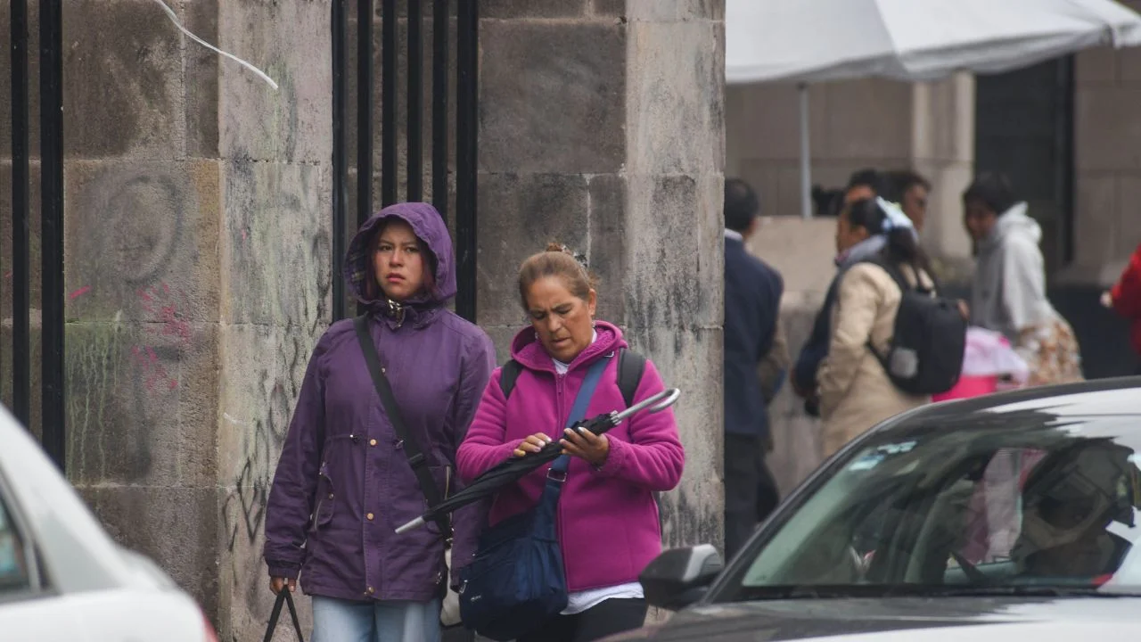SMN pronostica lluvias muy fuertes en siete estados por ondas tropicales 14 y 15