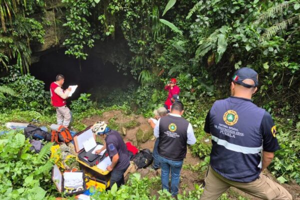 Localizan cuarto y último cuerpo en gruta de Chichicazapan; lluvias retrasan extracción
