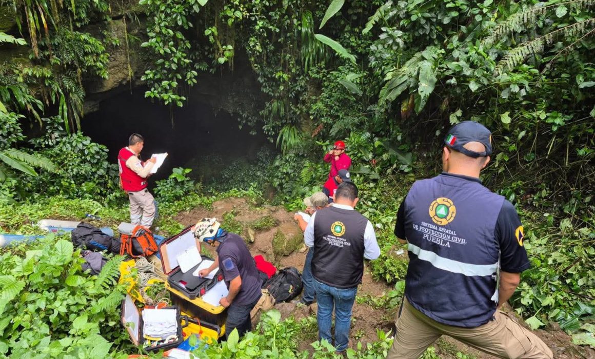 Localizan cuarto y último cuerpo en gruta de Chichicazapan; lluvias retrasan extracción
