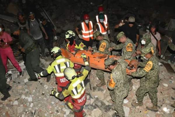 Envía México 71.2 toneladas de ayuda y un buque de la Marina a Venezuela tras sismos