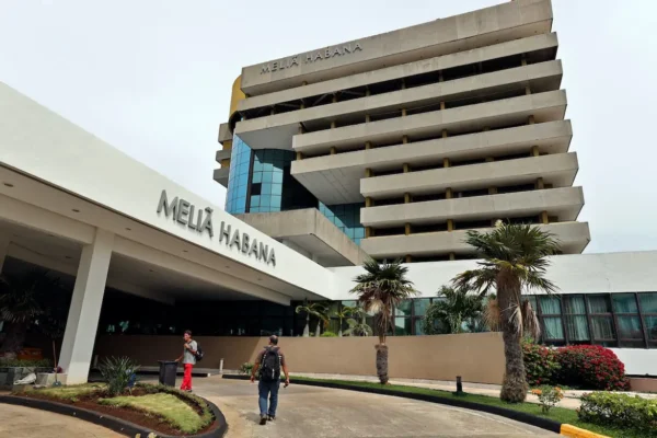 Meliá completa su salida de Cuba y cancelará todos sus contratos el 24 de julio de 2026