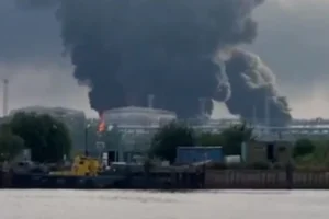 Ucrania ataca San Petersburgo con drones y niega la toma rusa de Kostiantinivka