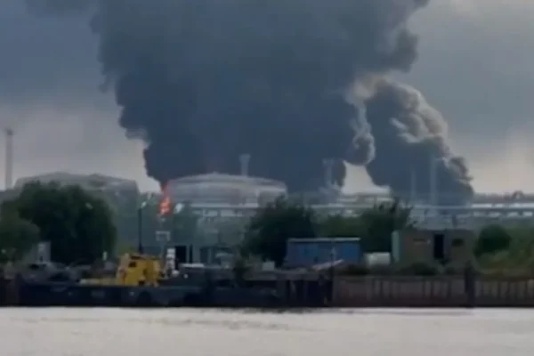 Ucrania ataca San Petersburgo con drones y niega la toma rusa de Kostiantinivka