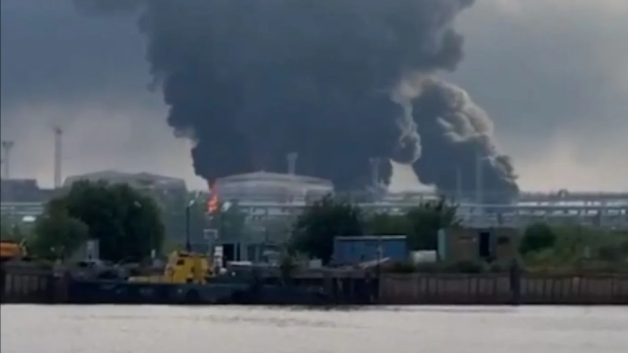 Ucrania ataca San Petersburgo con drones y niega la toma rusa de Kostiantinivka
