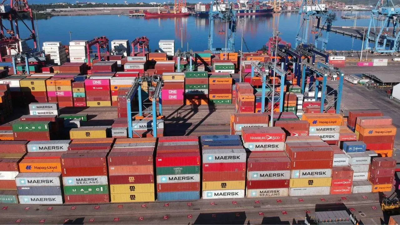 México registra superávit comercial de 4,090 millones de dólares en junio impulsado por exportaciones a Estados Unidos
