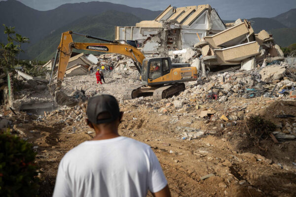 Superan 3,300 los muertos por terremoto en Venezuela; iniciativa ciudadana registra más de 31 mil desaparecidos