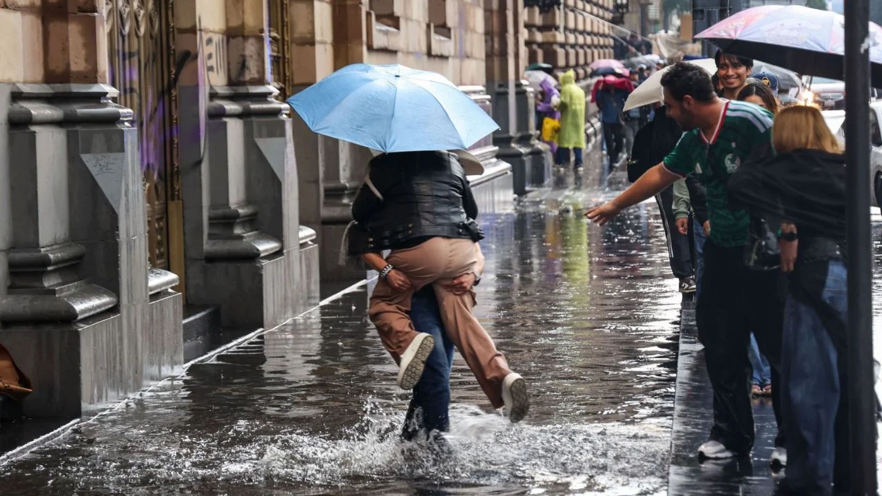 Activan Alerta Naranja por lluvias y granizo en cuatro alcaldías de la Ciudad de México