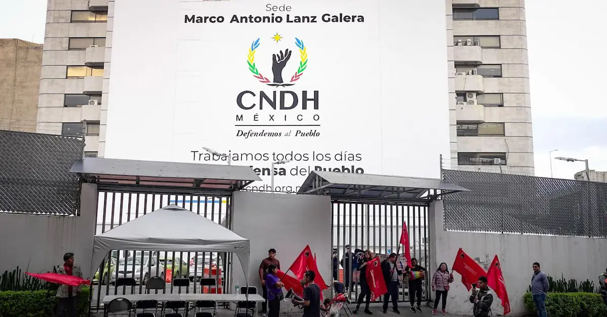CNDH niega exonerar al Ejército en caso Ayotzinapa y califica críticas de campaña para desacreditarla