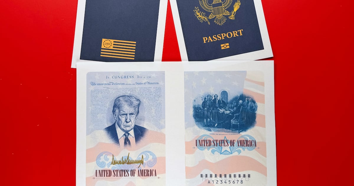 EE.UU. amplía entrega del Pasaporte Patriota con retrato de Donald Trump