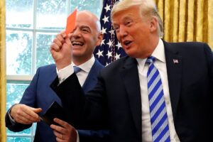 Trump interviene ante FIFA para revocar tarjeta roja; Bélgica elimina a EE.UU. y celebra con burla