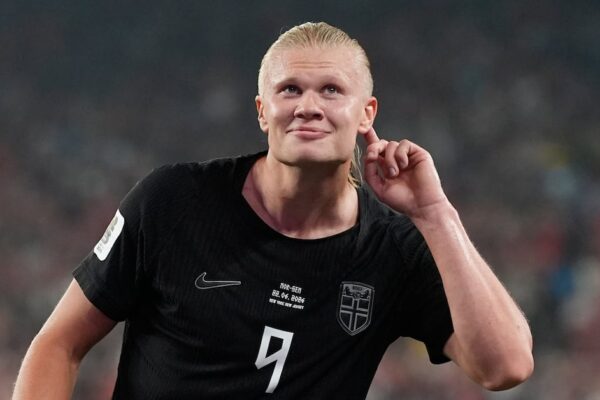Haaland defiende a Sørloth tras eliminación de Noruega: ‘Ganamos y perdemos juntos’