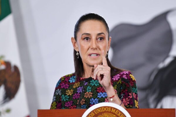 Muerte de mexicanos bajo custodia de ICE reabre debate entre gobierno y oposición en México