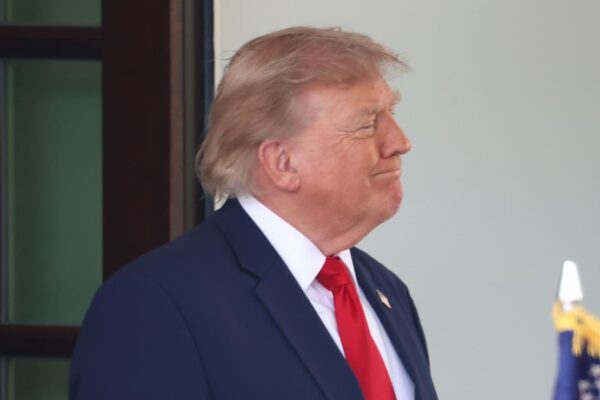Trump bromea con presentarse a las elecciones de 2028 durante mitin en Georgia