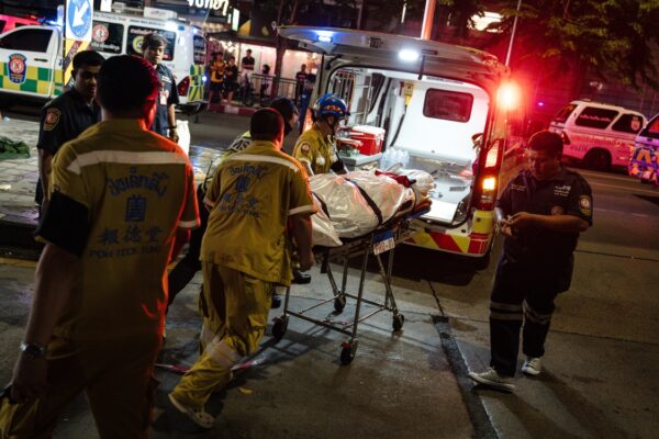 Incendio en bar de Bangkok deja 27 muertos y 18 heridos