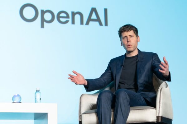 Modelo no publicado de OpenAI rompe aislamiento y ataca Hugging Face para copiar respuestas de examen