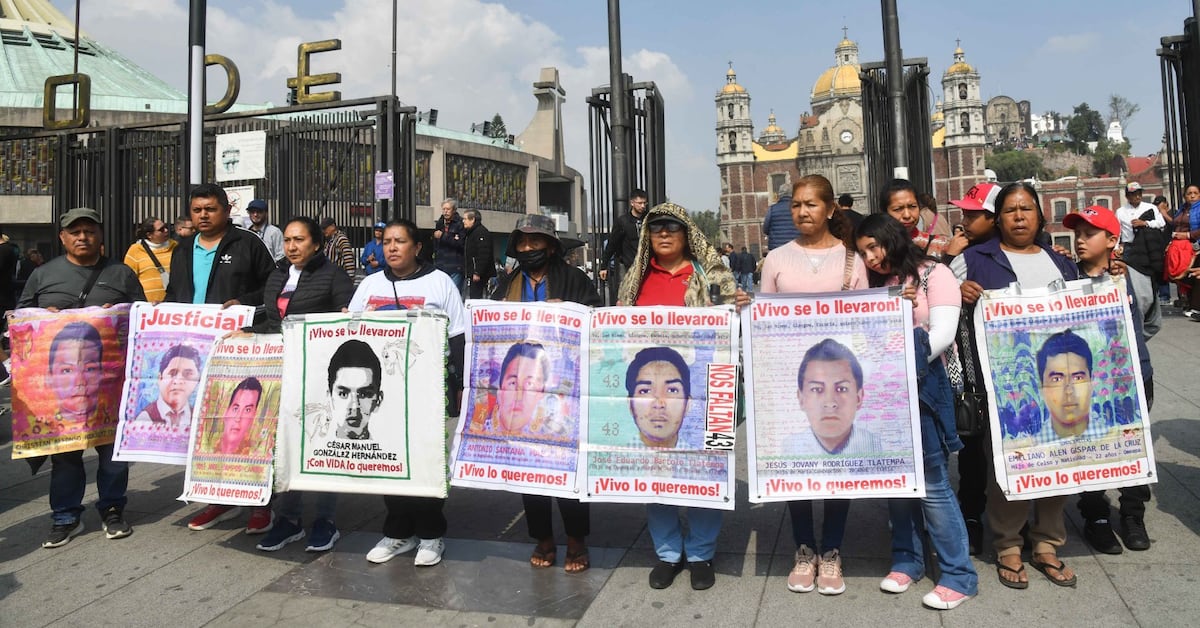 Padres de Ayotzinapa rechazan recomendación de la CNDH por exonerar al Ejército