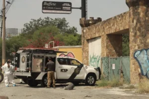 Creadores de contenido hallan cuerpo en descomposición en motel abandonado de Escobedo