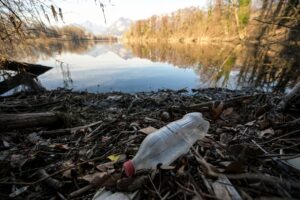 Estudiantes europeos generan datos sobre contaminación plástica en ríos
