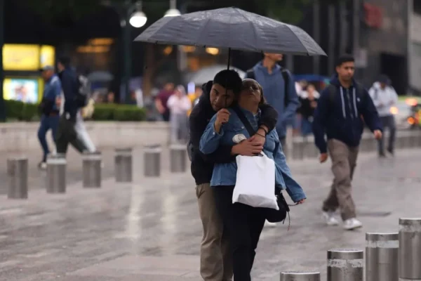 Protección Civil activa alertas naranja y amarilla por lluvias y granizo en las 16 alcaldías de la CDMX