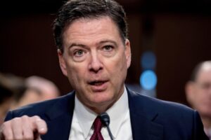 James Comey solicita desestimar cargos federales por foto de conchas marinas