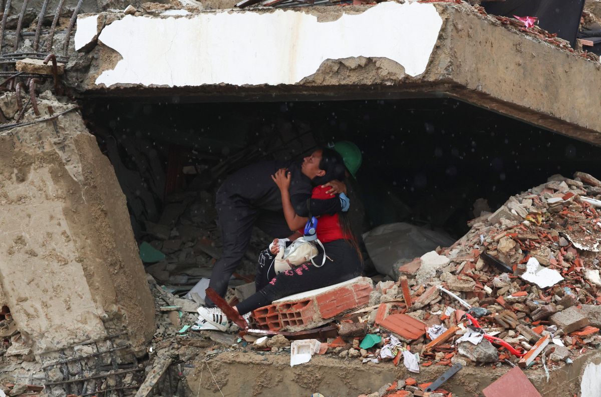 Aumentan a 4,333 los fallecidos por terremotos en Venezuela; México cierra misión humanitaria