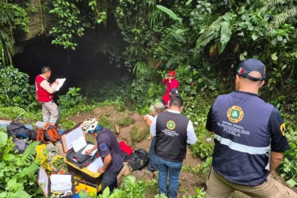 Finalizan labores de rescate en gruta de Puebla tras hallar último cuerpo