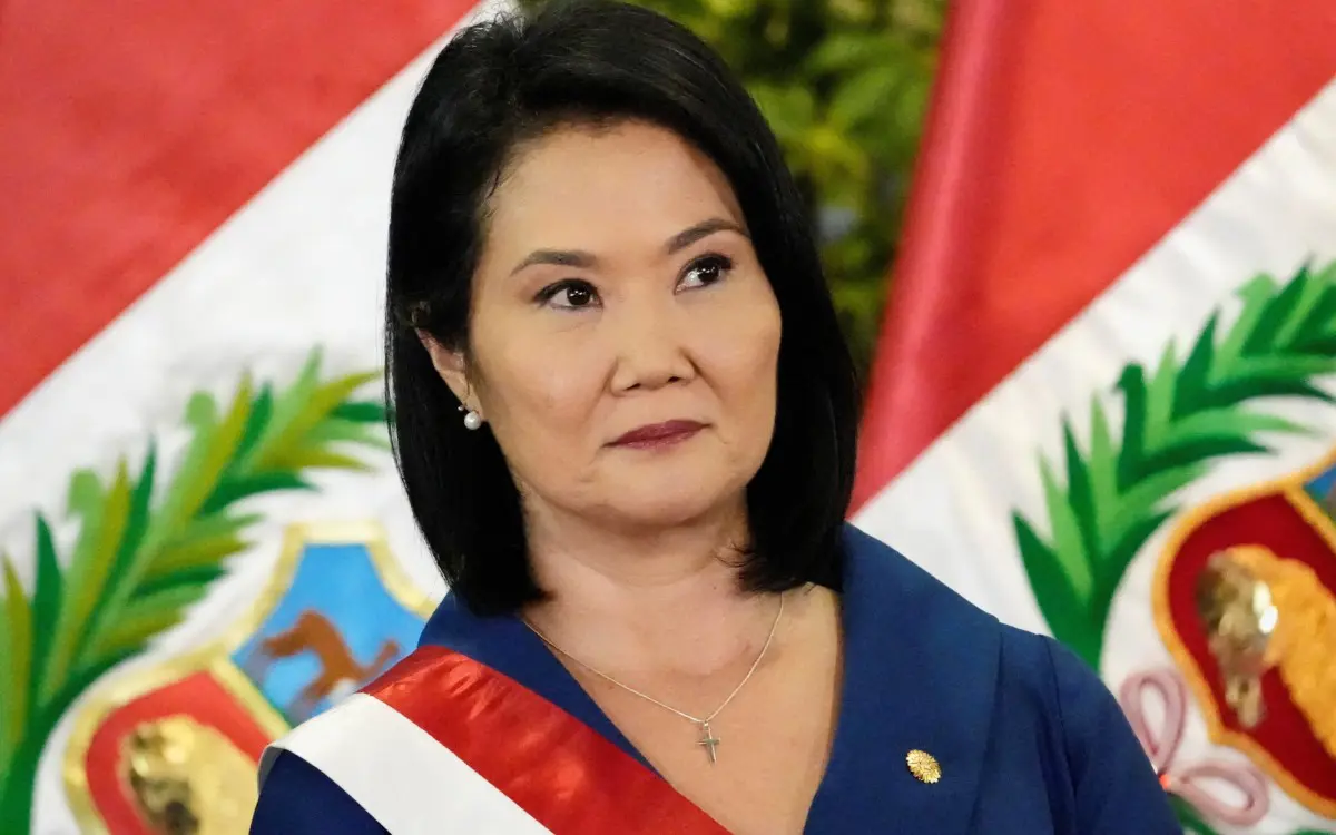 Keiko Fujimori asume la Presidencia de Perú y anuncia aumento al salario mínimo y pensión para adultos mayores