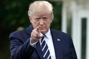 Trump se burla de pronunciación de Sheinbaum y llama ‘Mexijo’ a México en evento de GM
